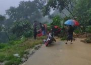 Sitinjau Lauik Longsor, Dua Pemotor Dilaporkan Tertimbun