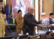 Nota Pengantar 3 Ranperda Diserahkan Gubernur di Rapat Paripurna DPRD Sumbar