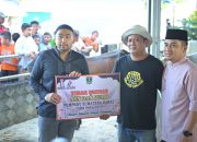 Wagub Sumbar Audy Tebar Kurban di Kota Solok