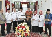 Terima Donasi Kebencanaan Senilai Rp45 Juta, Gubernur Mahyeldi Apresiasi Kepedulian IKM Jabar