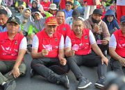 Hadir Bersama Audy, Mahyeldi Imbau Masyarakat Kibarkan Bendera Merah Putih Selama Agustus