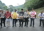 Jalan Lembah Anai Dibuka, Mahyeldi: Hati-hati, Pengendara Jangan Berhenti Pula Saat Lewat
