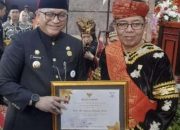 HJK Padang ke-355, Indang Dewata Terima Pin Emas, Bukan Sekadar Pakar Lingkungan Biasa
