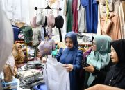 Kunjungi Pasar Raya Fase VII, Ny. Dian Puspita Fadly Amran ajak Masyarakat Ramaikan Pasar