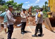 Jalan Sumbar-Jambi, Jembatan Darurat Masih Dikerjakan, Truk Roda 6 Diarahkan via Kerinci-Solok Selatan