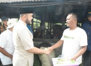Wako Fadly Amran Bagi-bagi 22 Ekor Sapi Jenis Brahman di Limau Manis