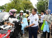 KAI Divre II Sumbar Sebarkan Berkah Ramadhan melalui Takjil dan Makanan Berbuka