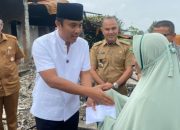 Wagub Vasko Berikan Bantuan bagi Keluarga Korban Kebakaran di Solok