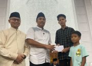 Melalui Safari Ramadan, Wagub Vasko Salurkan tiga Bantuan Kepada Masyarakat