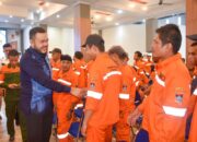 Gebu Minang Hadiahkan Umroh untuk Pejuang Kebersihan Padang