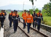 KAI Divre II Sumbar Lakukan Cek Lintas Jalan Kaki dan Sosialisasi Perlintasan Sebidang