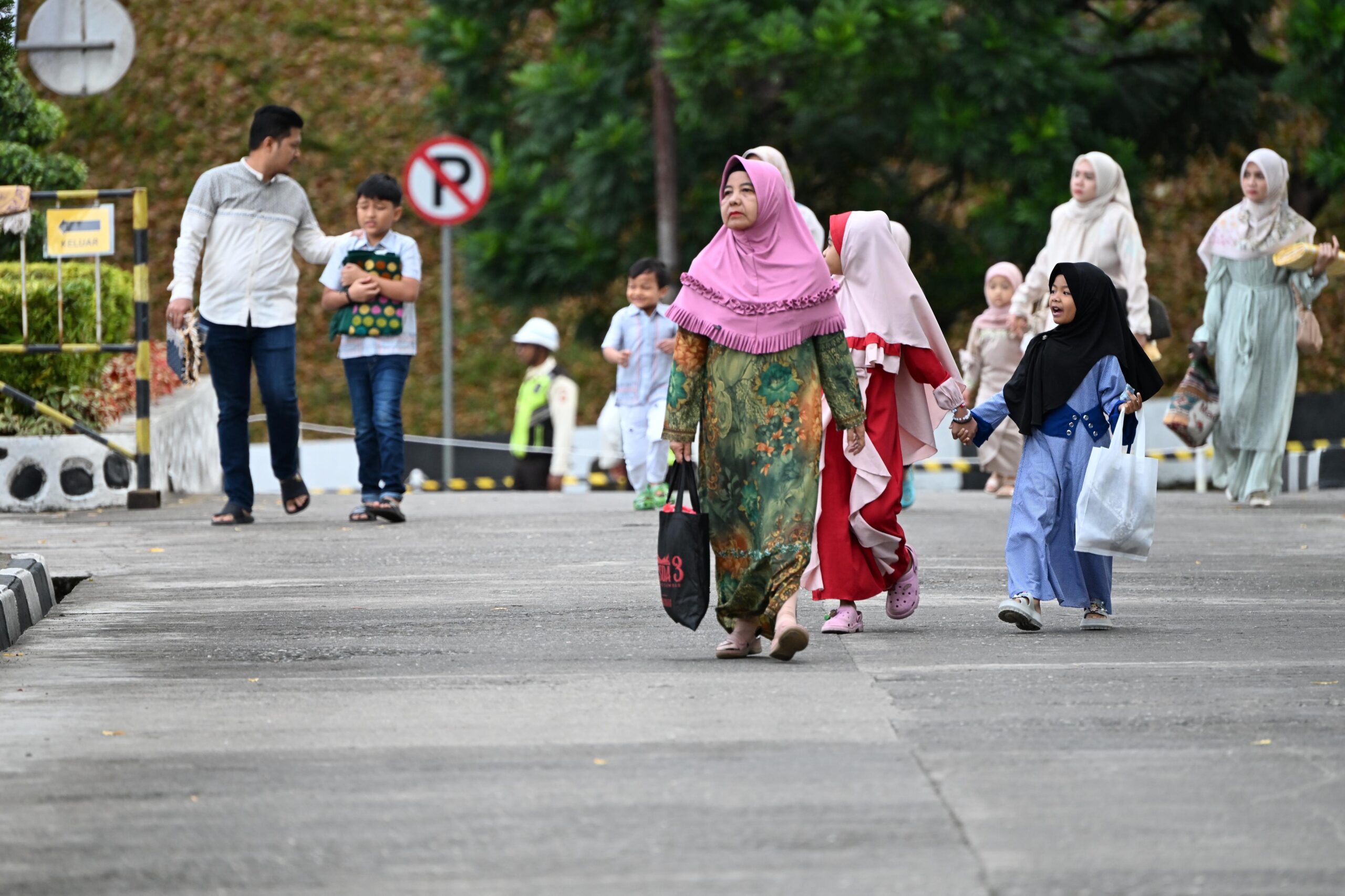 Salat Idul Adha di PT Semen Padang, Khatib Ajak Jamaah Teladani Nabi Ibrahim