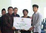 Pemko Bersama BAZNAS Bukittinggi Salurkan Zakat Kepada 125 Mustahik