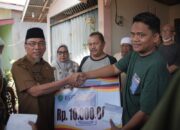 Wakil Wali Kota Padang Serahkan Bantuan Korban Kebakaran Ganting