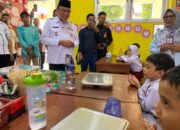 Maigus Nasir Tinjau Program Makan Bergizi Gratis di SDN 24 Ujung Gurun
