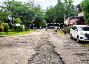 Jalan Tak Bertuan di Limau Manih, Jarang Tersentuh Perbaikan