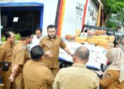 Pemko Padang Salurkan Bansos untuk Disabilitas dan Lansia