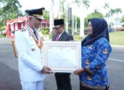 Pemprov Sumbar Anugerahkan Penghargaan kepada Tiga Tokoh pada HUT ke-80 RI