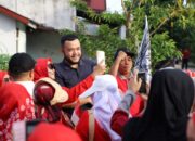 Fadly Amran Lepas Jalan Santai HUT RI Warga Kamela Permai Padang