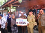 Maigus Nasir Tinjau Korban Kebakaran, Pemko Padang Salurkan Bantuan