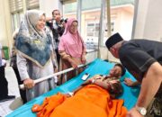 Gubernur Mahyeldi Tinjau Korban Dugaan Keracunan Makan Bergizi Gratis di Agam