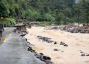 16 Ruas Jalan Provinsi Rusak Akibat Banjir dan Longsor di Sumbar