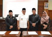 Pemko Bukittinggi dan DPRD Tandatangani Nota Persetujuan APBD, Propemperda, Kalender Penyelengaraan Pemerintah dan Raperda Tentang Pembentukan Susunan Perangkat Daerah