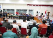 Wako Ramlan Nurmatias Temui Bupati Agam Usai Salurkan Bantuan Kemanusiaan di Palembayan