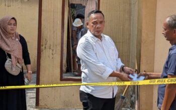 Aprinaldi Sambangi dan Santuni Korban Kebakaran di Korong Lansano Sikucur