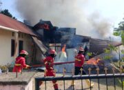 Kebakaran Hanguskan 4 Petak Rumah di Andalas Padang, Kerugian Rp800 Juta
