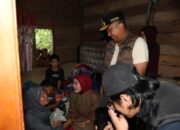 Vasko Ruseimy Serahkan Bantuan Bedah Rumah untuk Warga Tigo Nagari Pasaman