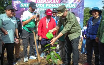 Deklarasi Bukit Karumuntiang, Satu Juta Pohon Asuh Ditanam