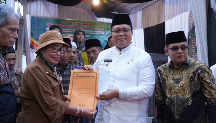 Pemkab Tanah Datar Terima Tanah Hibah Bangun Sekolah Rakyat di Tanjung Alam