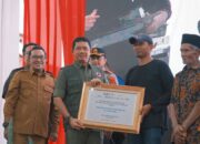 BNPB Serahkan Bantuan Dana Stimulan Rumah Rusak Kepada 126 KK di Tanah Datar