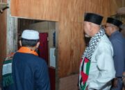 Datangi Rumah Warga Saat Sahur, Gubernur Mahyeldi Salurkan Bantuan Bedah RTLH di Sawahlunto