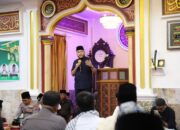 Safari Ramadan di Masjid Al Muqamah, Wali Kota Padang Ajak Warga Sukseskan Smart Surau