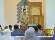 Salurkan Bantuan Masjid, Sekda Sumbar Pimpin Safari Ramadan di Padang Pariaman