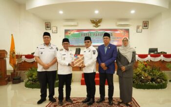 DPRD Tanah Datar Dengarkan Jawaban Bupati Terhadap Tiga Ranperda