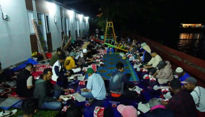 Bupati Eka Putra Sahur Bersama Warga Korban Bencana Alam Guguak Malalo