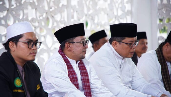 Bupati Eka Putra Buka Puasa Bersama Pegawai
