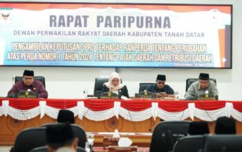 Rapat Paripurna DPRD Tanah Datar Setujui Perda Pajak dan Retribusi Daerah
