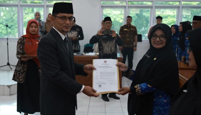 Sekdakab Tanah Datar Melantik Pejabat Manajerial
