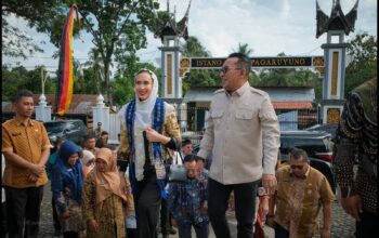 Menteri Pariwisata Kunjungi Istano Basa Pagaruyung, Ikon Wisata Sumbar
