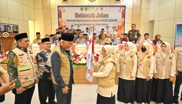 Kloter 1 Haji Padang Dilepas, Mahyeldi Minta Pelayanan Maksimal untuk Jamaah