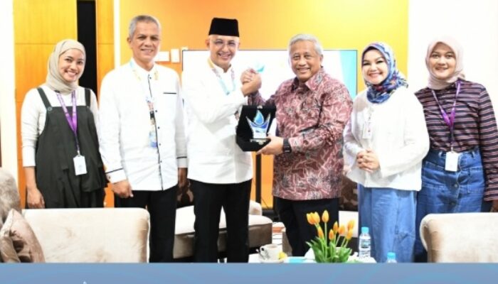 Sinergi Perumda AM Padang dan Bank Mega Syariah Diperkuat, Bahas Layanan Pascabencana