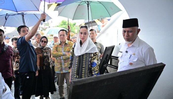 Kunjungan Menpar ke Bukittinggi, Mahyeldi Dorong Jam Gadang dan Sejarah PDRI Mendunia