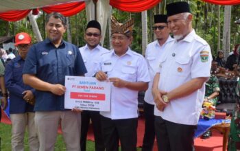 PT Semen Padang Salurkan 250 Zak Semen untuk TMMD Padang Pariaman