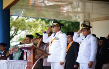 Bupati Eka Putra Pimpin Upacara Hari Otonomi Daerah dan Hardiknas