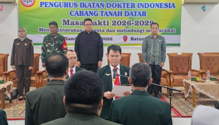 Wabup Ahmad Fadly Apresiasi Pelantikan Pengurus IDI Tanah Datar