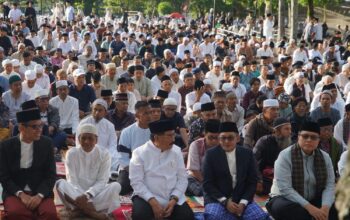 Warga Batusangkar Shalat Idul Adha di Lapangan Cindua Mato